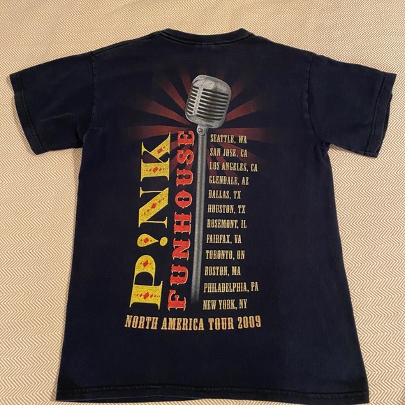 2009 PINK Funhouse Tour T Shirt - Picture 9 of 9